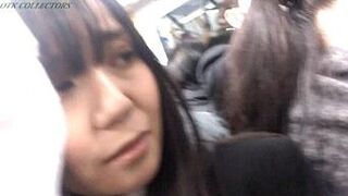 Настоящий растлитель в японском поезде - порно видео