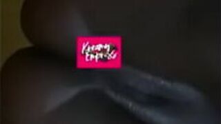 Чумовая чернокожая сидит на лице в видео от первого лица - порно видео