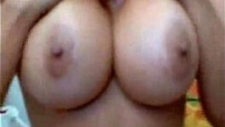 Сиськи и задница перед камерой, бесплатное зрелое порно видео - порно видео