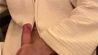 Уютный вечер с папочкой! Смотрю порно после сауны! - порно видео