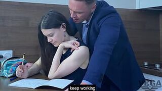 Похотливый учитель принимает анальную девственность - порно видео